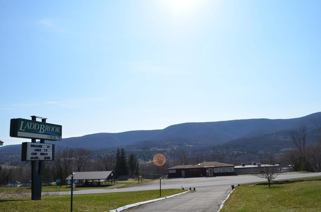Ladd Brook Inn Pownal Εξωτερικό φωτογραφία