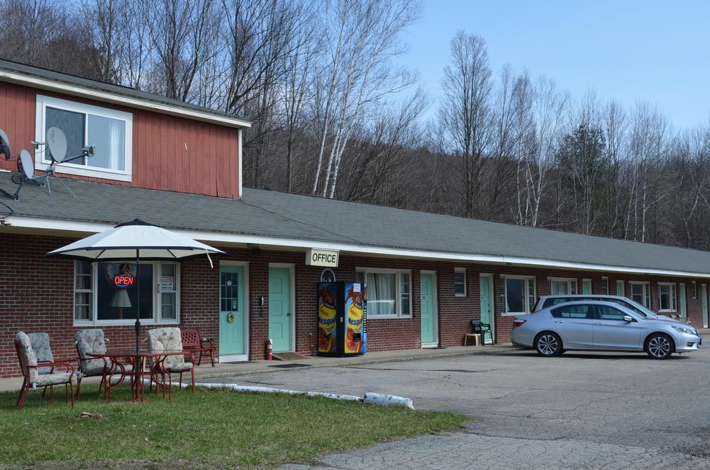 Ladd Brook Inn Pownal Εξωτερικό φωτογραφία